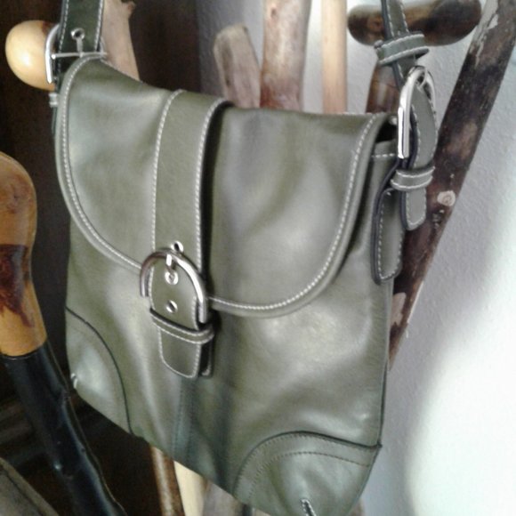 BellaRose cross body - Picture 1 of 7